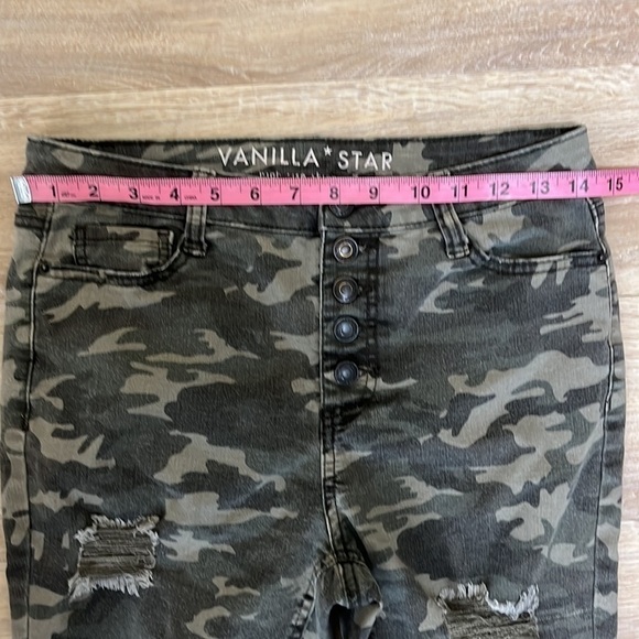 VANILLA Star Distressed Camouflage Skinny Jeans - Picture 6 of 9